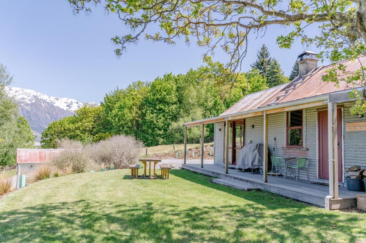 Mount Cook Station Shearers Quarters Lodge 레이크 테카포 외부 사진